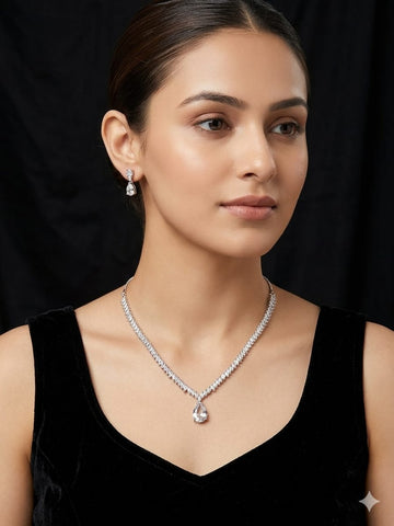 Elegant Solitaire Teardrop Diamond Necklace Set – Minimal Luxury Jewelry