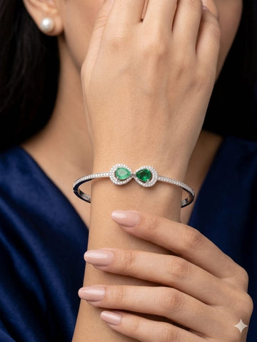 Infinity Emerald Love Bracelet – Elegant Green Stone & Crystal Halo Open Cuff Bangle for Women