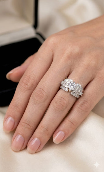 Elegant Vintage Halo Diamond Engagement Ring Set – Sparkling Bridal Wedding Band in White Gold