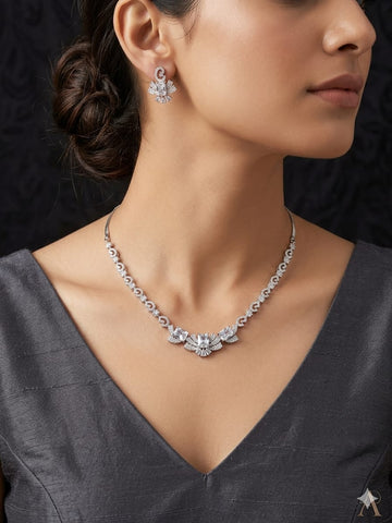 Luxury Diamond-Style Floral Necklace & Earrings Set – Elegant Silver Statement Jewelry
