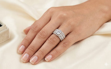Luxury Halo Cut Crystal Bridal Ring Set – Elegant Pavé Engagement & Wedding Band